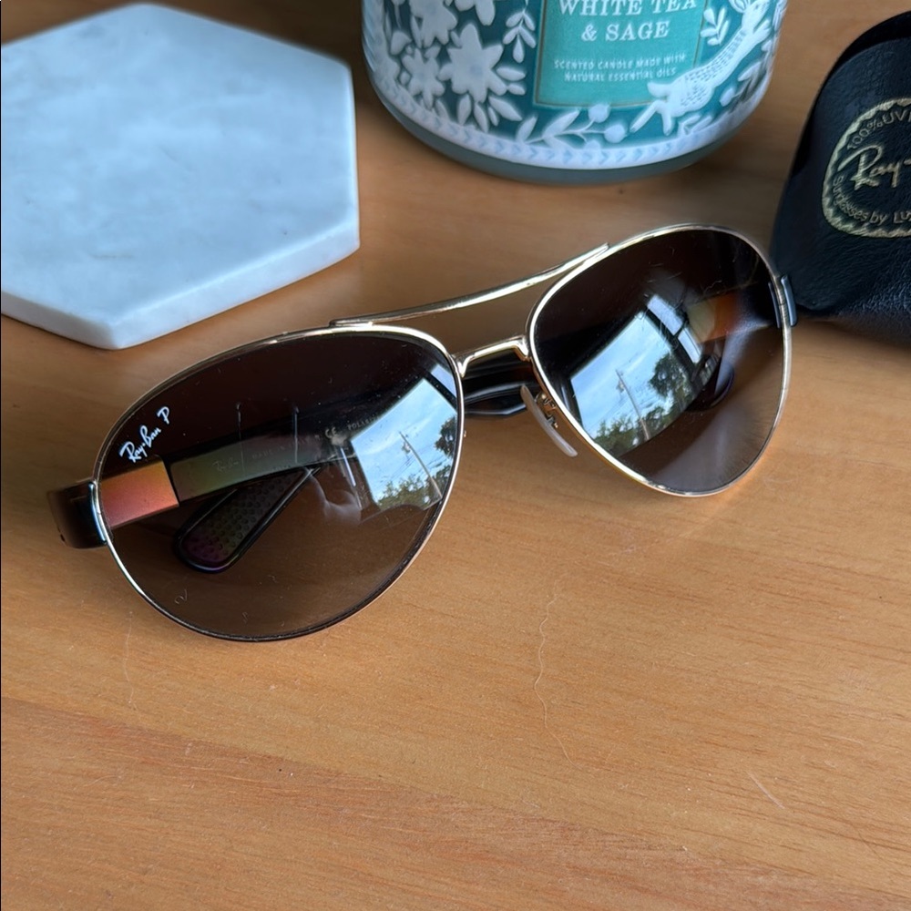 Ray-Ban Brown Aviator Sunglasses with Classic Design
